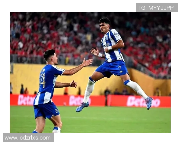 穆帅带领本菲卡4-0大胜,葡超最新积分榜全面更新:第一抢夺更加剧烈